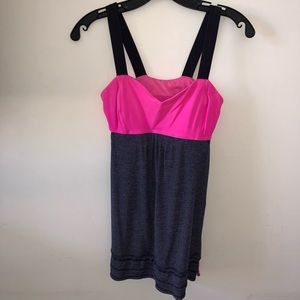 Lululemon elevate tank with draw string waist.